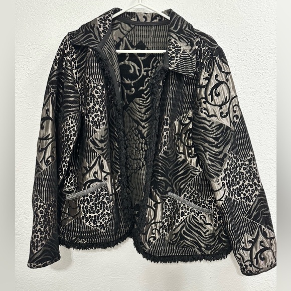 Gorgeous women’s tan-jay jacket with animal print embroidery. - Picture 1 of 10